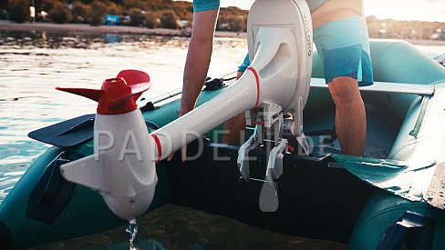 Wie wählt man ein Schlauchboot und einen Motor - Elektro- oder Benzinmotor?