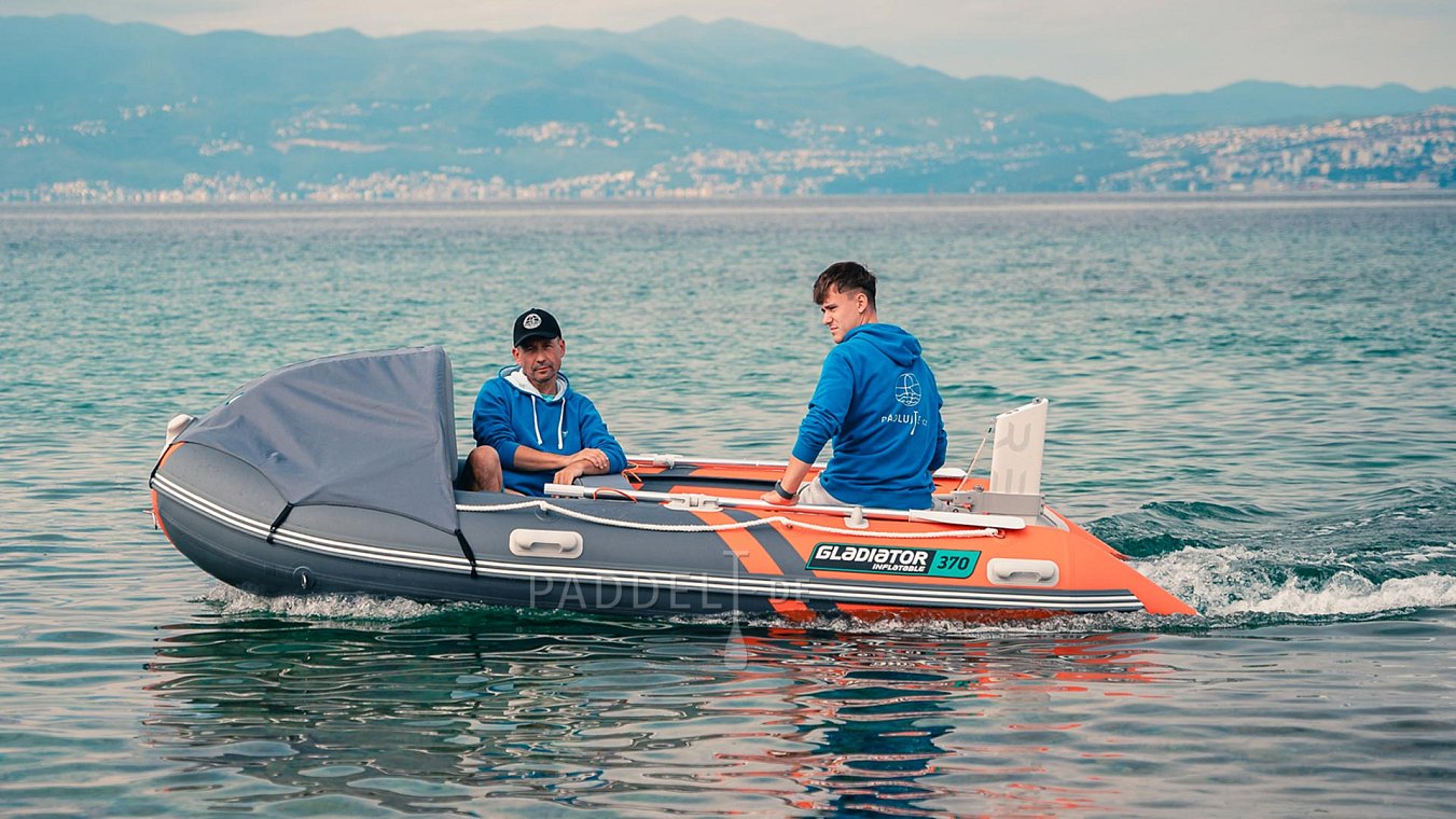 Wie wählt man ein Schlauchboot und einen Motor