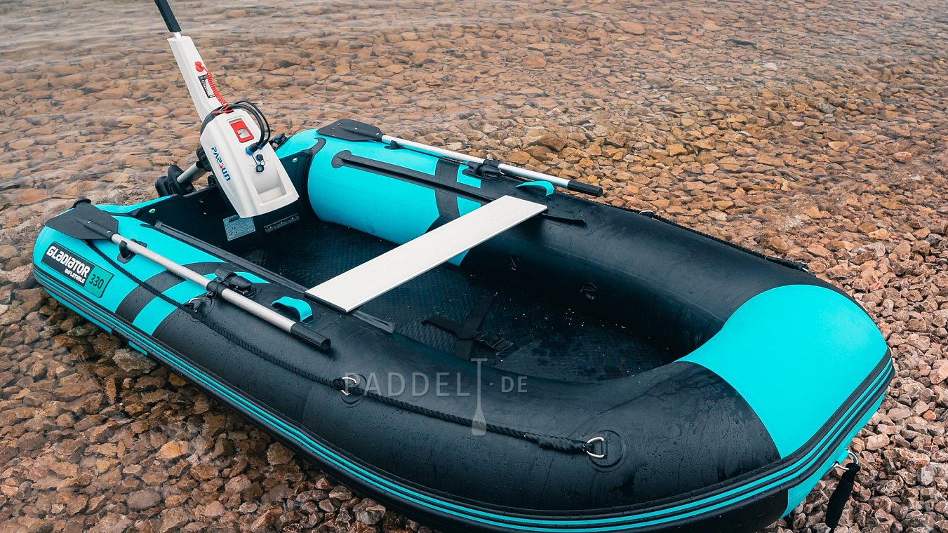 Wie wählt man ein Schlauchboot und einen Motor