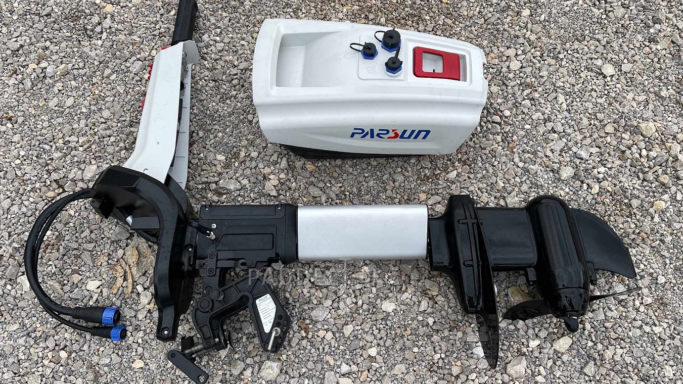 Wie wählt man ein Schlauchboot und einen Motor