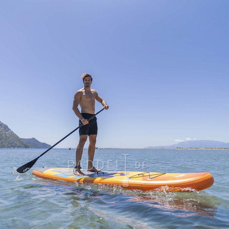Elektro-SUP sind hier – mit Elektromotor, SUP mit Motor.