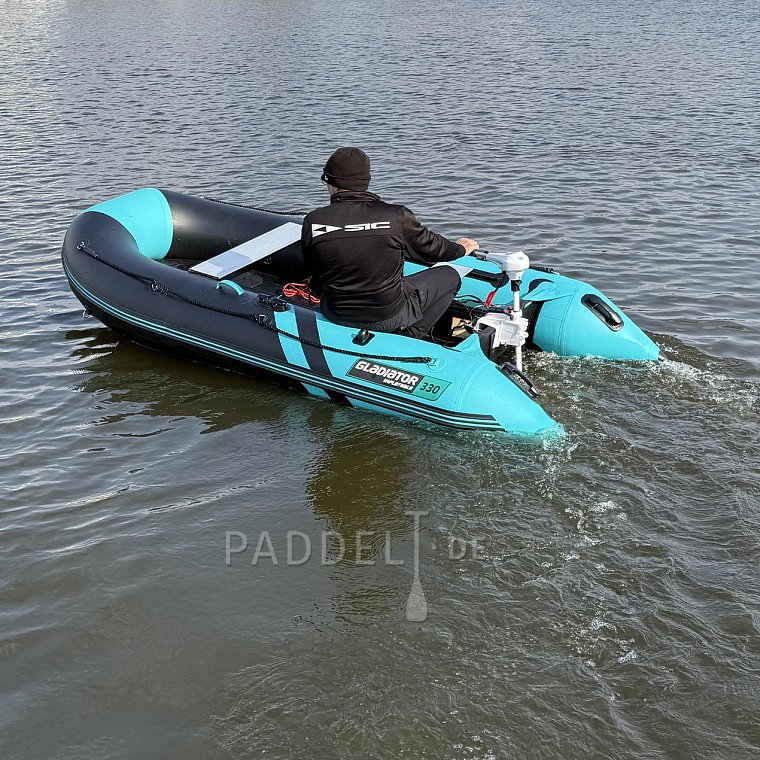 Test motoru WATERSNAKE VENOM 44 na člunu GLADIATOR B330AD