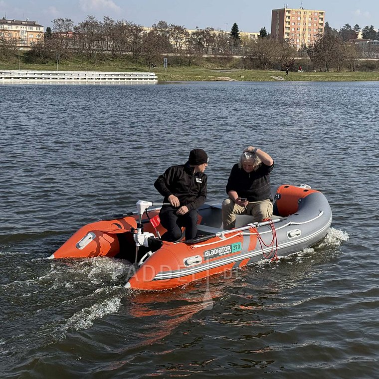 Test motoru WATERSNAKE ADVANCE 70 se člunem GLADIATOR C370AL