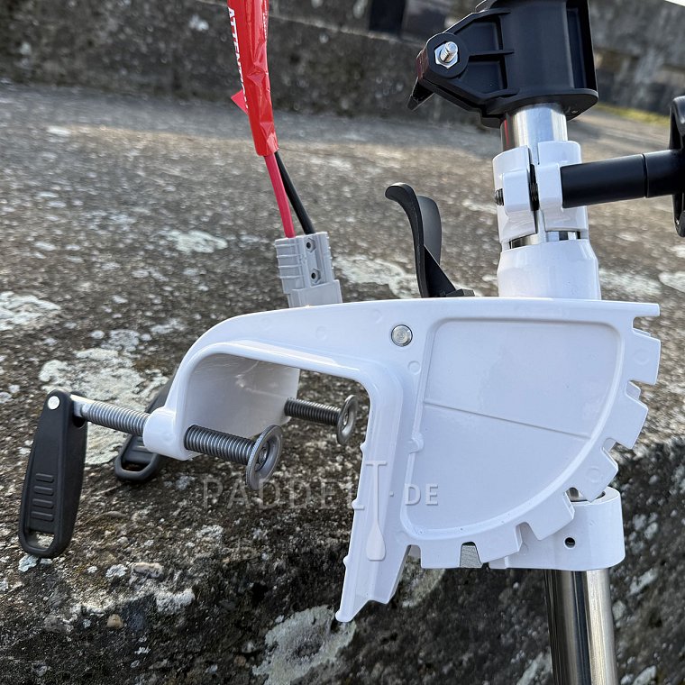 Test motoru WATERSNAKE ADVANCE 70 se člunem GLADIATOR C370AL