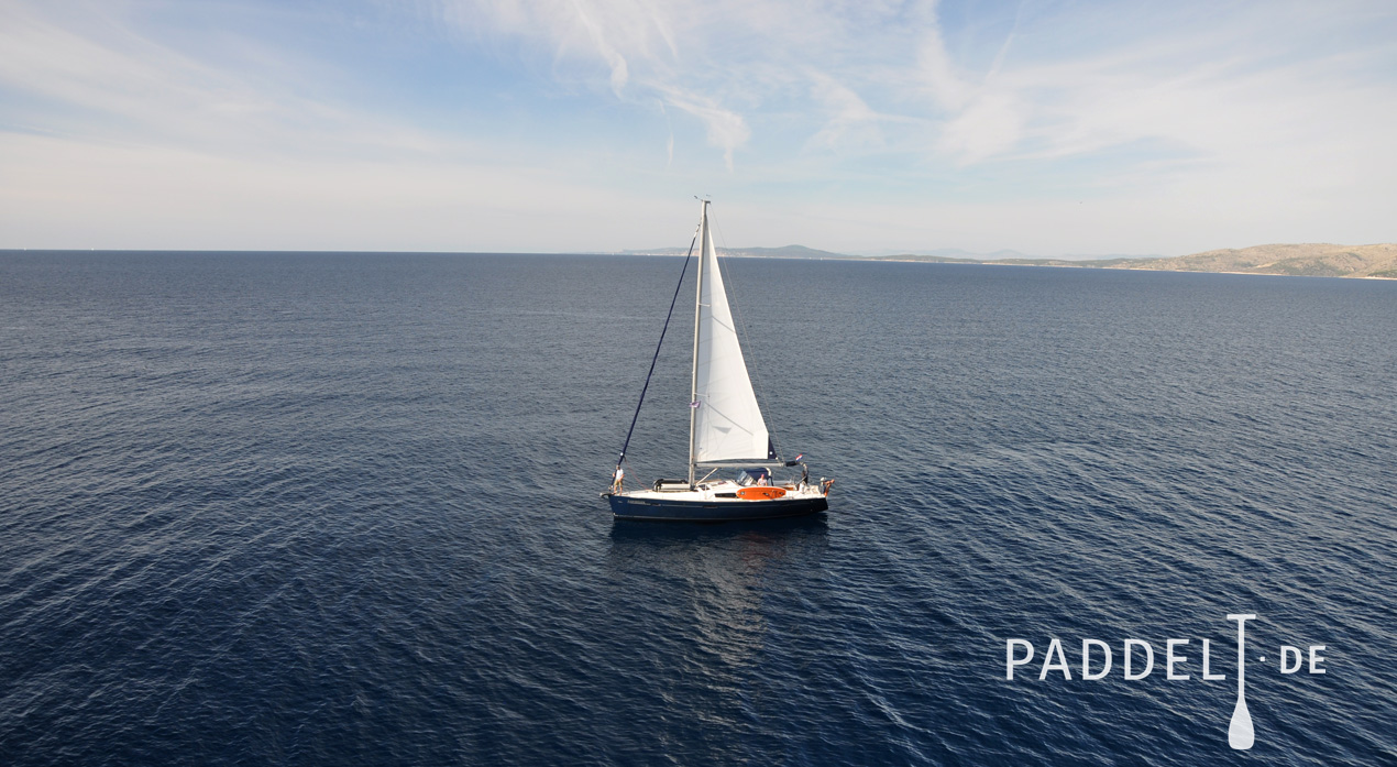 SUP auf dem Segelboot - Paddelt.de - Paddelt mit uns!