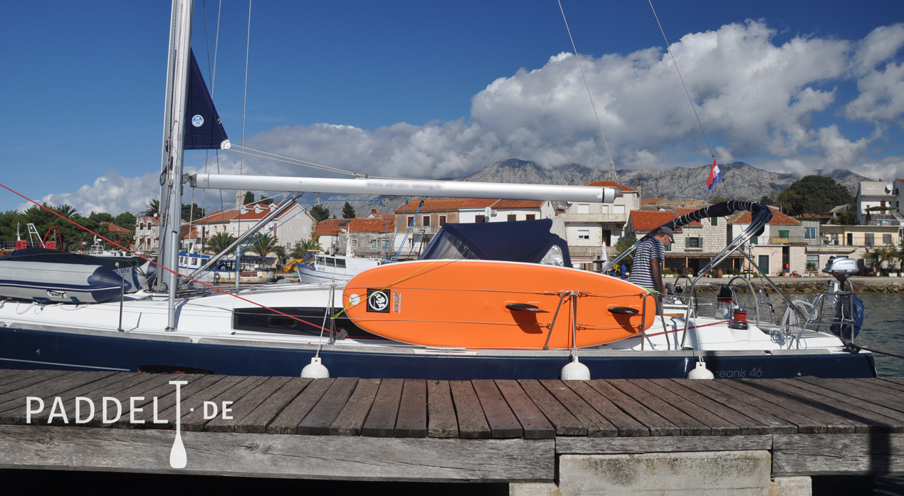 SUP auf dem Segelboot - Paddelt.de - Paddelt mit uns!