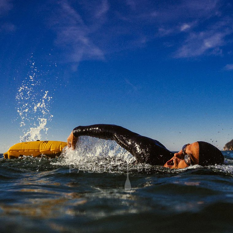 Restube SWIM BUOY - Schwimmboje mit integriertem Drybag